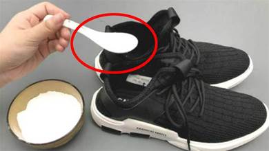 不管多臭的鞋子，只要鞋內撒一把，鞋臭味統統消失，方法簡單好用